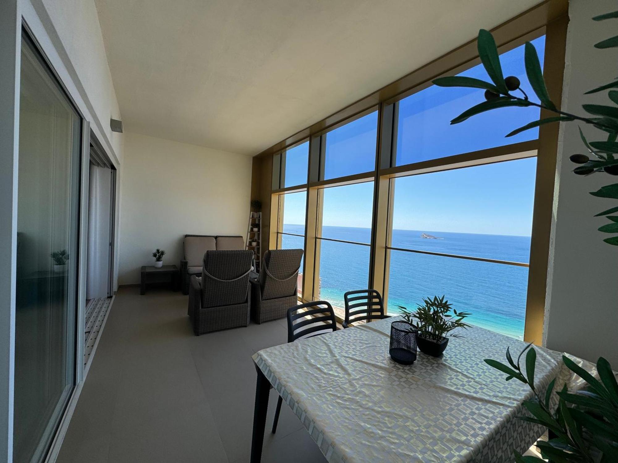 Intempo Sky Luxury Apartment 26 Floor Spa & Seaview Benidorm Exteriér fotografie